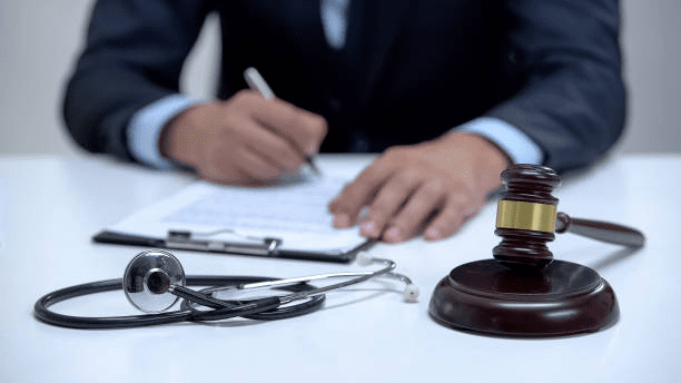 medical negligence lawyer