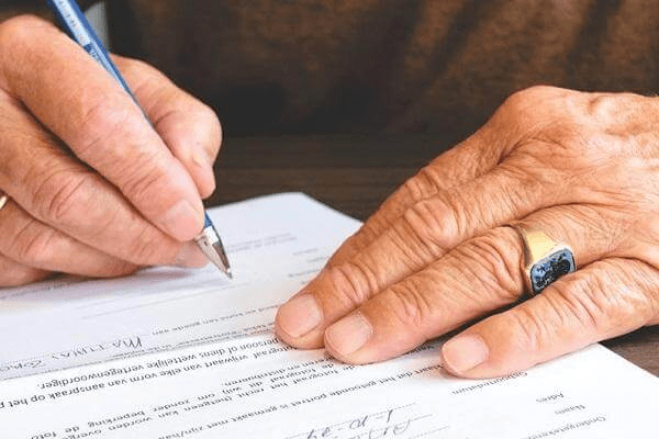 naming beneficiaries in a will